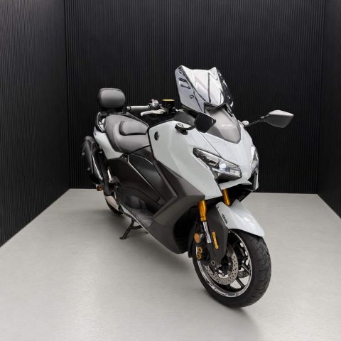 ימאהה TMAX 560 TECHMAX 2025