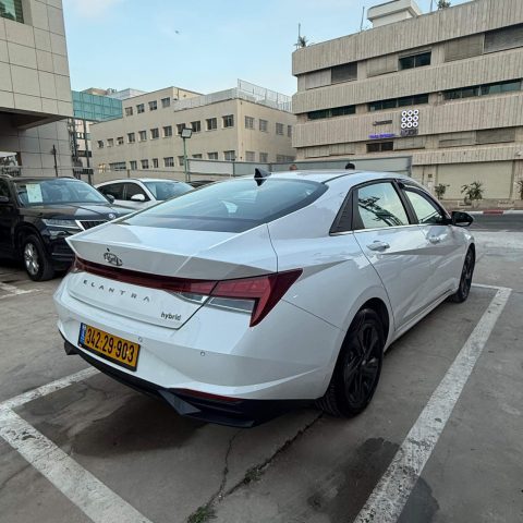 יונדאי אלנטרה HEV PREMIUM 2023 - תמונה 3 מתוך 5