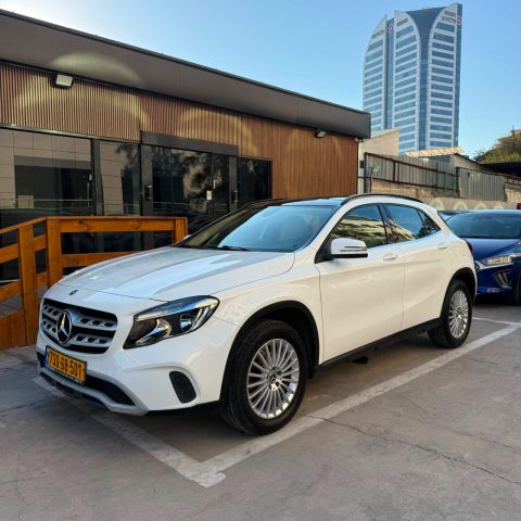 מרצדס-בנץ GLA200 STYLE FLT SB 2019