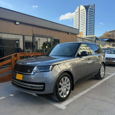 לנד רובר ריינג' רובר P550E SE 2026