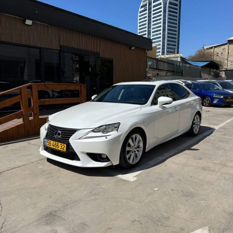 לקסוס IS300H EXECUTIVE 2015