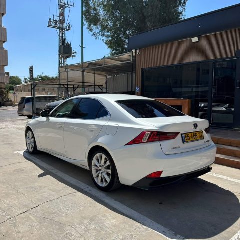 לקסוס IS300H EXECUTIVE 2015 - תמונה 4 מתוך 12