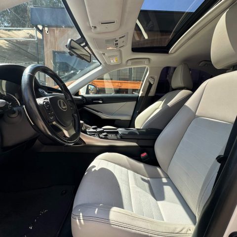 לקסוס IS300H EXECUTIVE 2015 - תמונה 5 מתוך 12