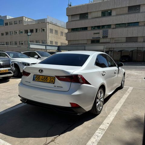 לקסוס IS300H EXECUTIVE 2015 - תמונה 6 מתוך 12