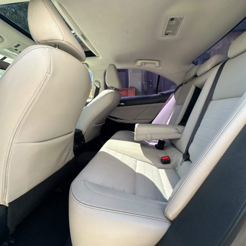 לקסוס IS300H EXECUTIVE 2015 - תמונה 8 מתוך 12