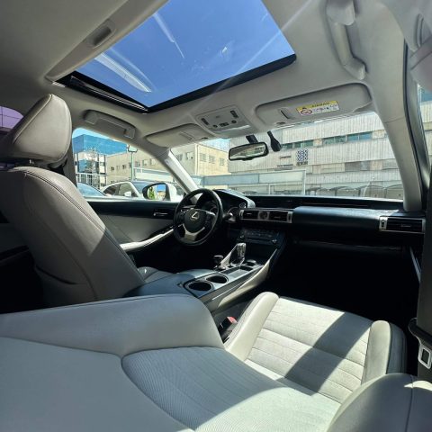 לקסוס IS300H EXECUTIVE 2015 - תמונה 10 מתוך 12