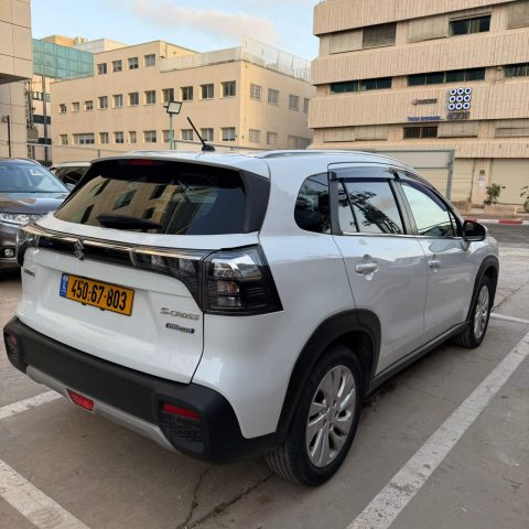 סוזוקי S-Cross GLX HYBRID 2023 - תמונה 4 מתוך 6