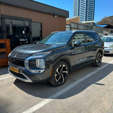 מיצובישי אאוטלנדר INSTYLE PLUS 2024